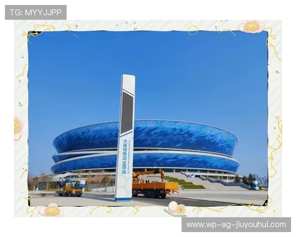 围绕蓝色大足球展开的未来体育创意梦幻场景设计主题蓝图探索之旅 围绕蓝色大足球展开的未来体育创意梦幻场景设计主题蓝图探索之旅